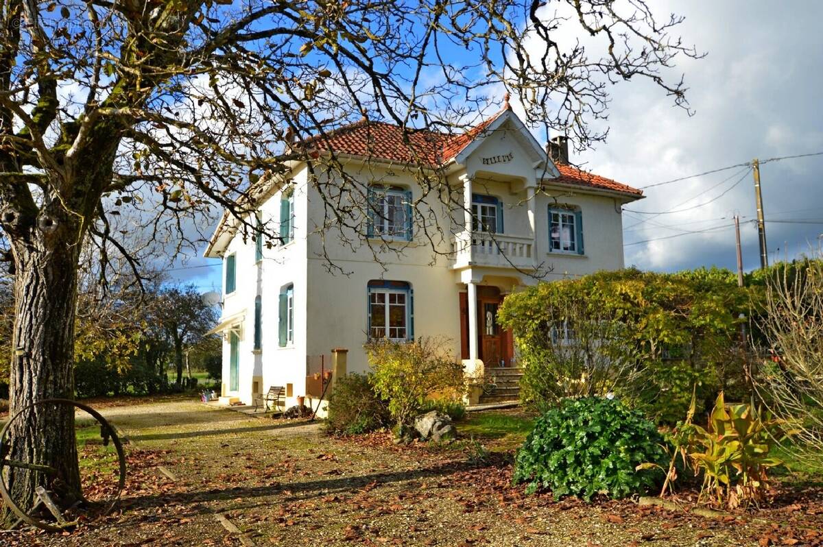 Maison à LOUBES-BERNAC