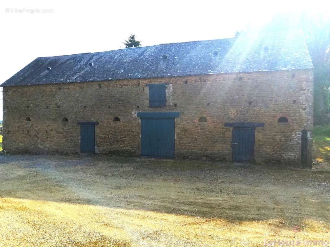 Maison à COLOMBIERS-DU-PLESSIS