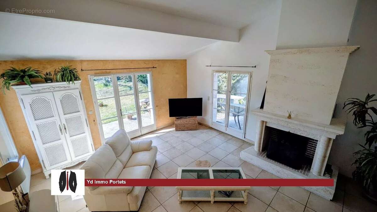 Maison à CASTRES-GIRONDE