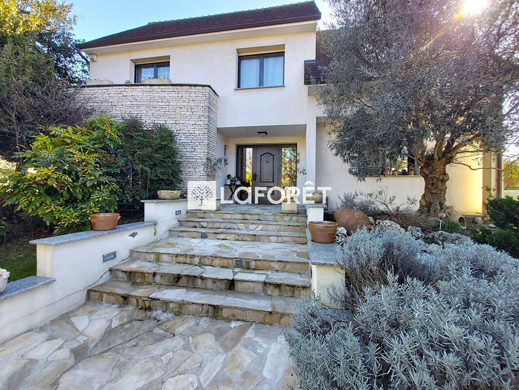 Maison à VILLEMOMBLE