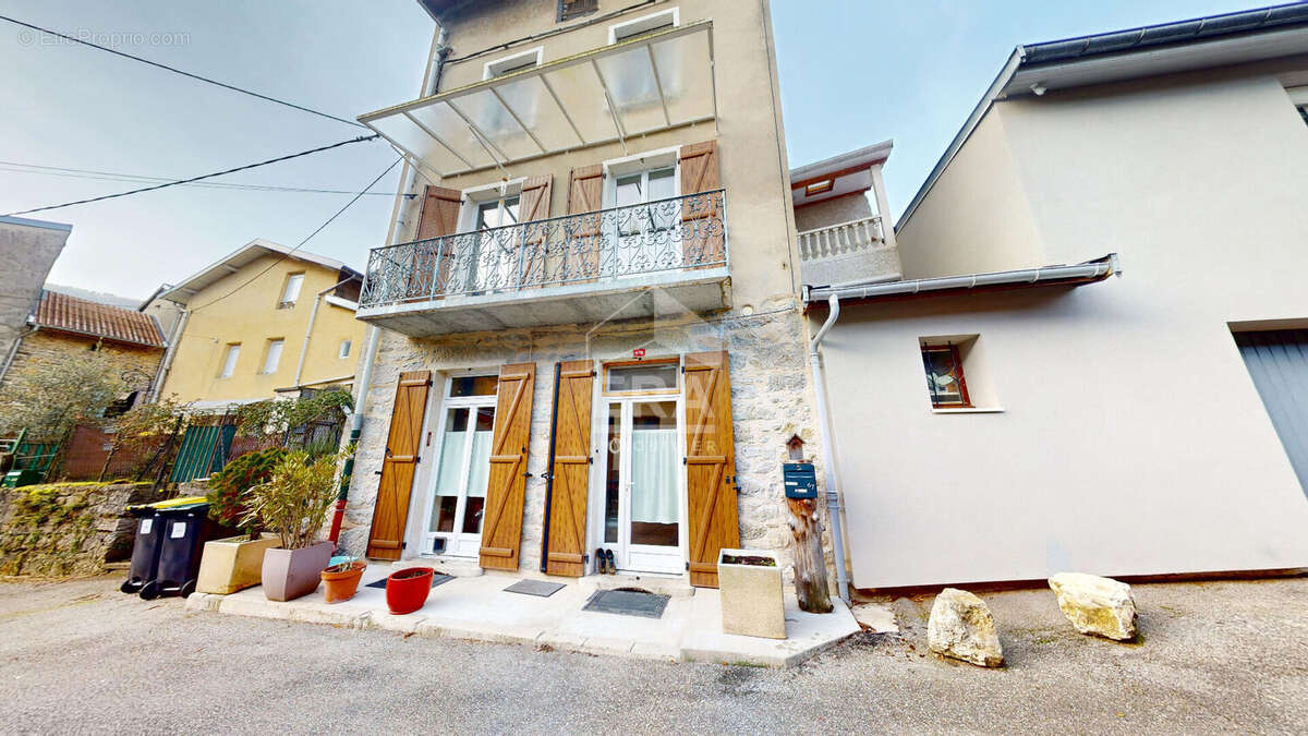 Maison à TENAY