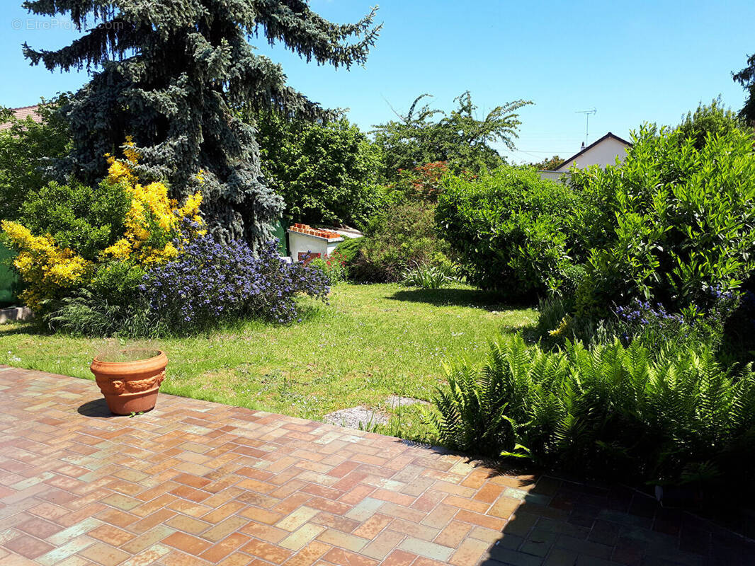 Maison à VIGNEUX-SUR-SEINE