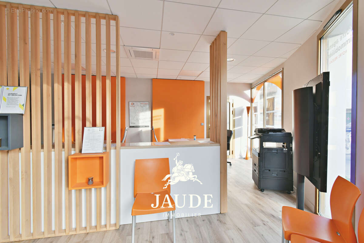 Local commercial ou Bureaux - 95m2 Quartier REGENSBURG -SALINS à Clermont Ferrand - photo 5