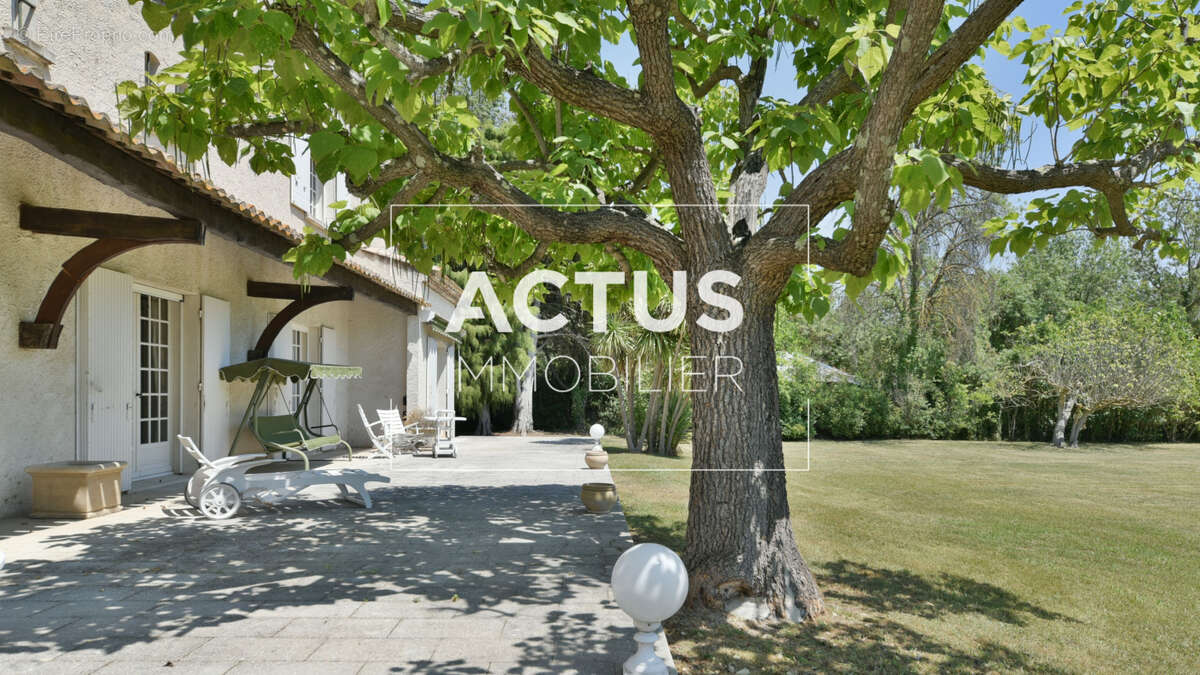 Maison 284 m² à Salon-De-Provence  - photo 7
