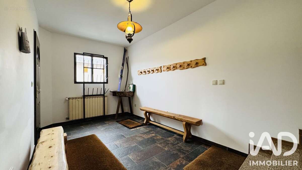 Maison 209 m² à Formigueres  - photo 7