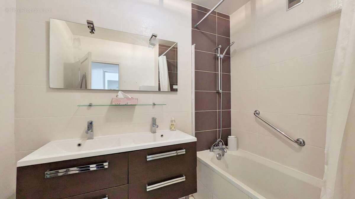 Appartement à PARIS-12E