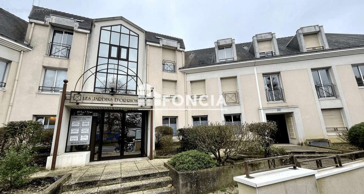 Nantes Centre – Saint-Félix  Grand T3 en rez-de-chaussée avec terrasse, parking et cave - photo 12