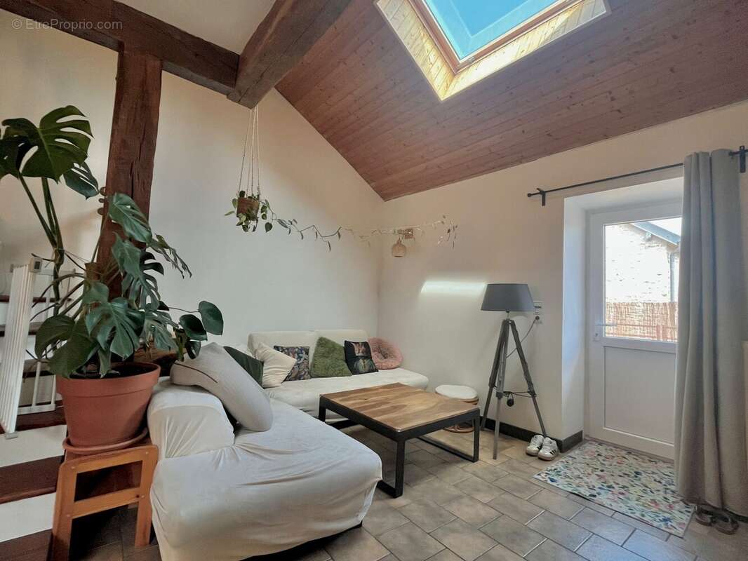 Appartement 102 m² à Rioz  - photo 3