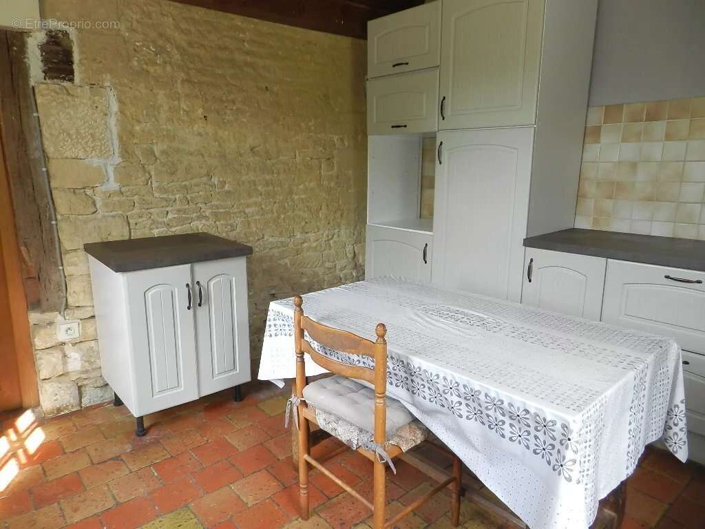 Maison à SAINT-PIERRE-SUR-DIVES