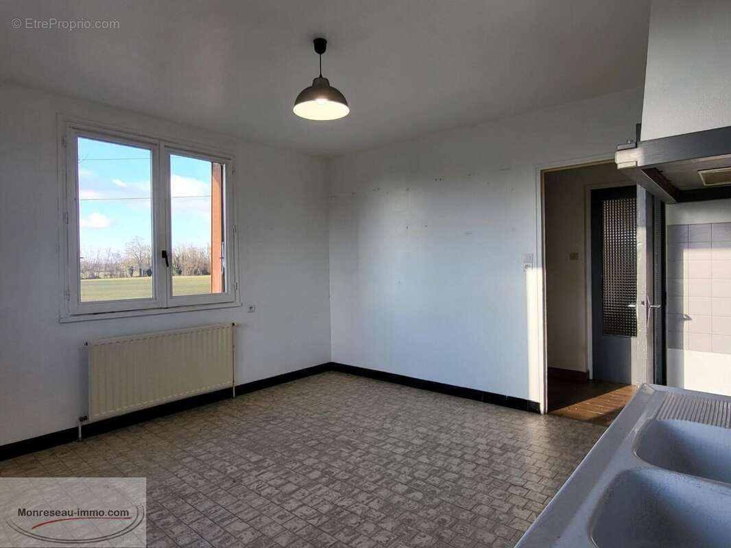 Maison à PONT-DE-VAUX