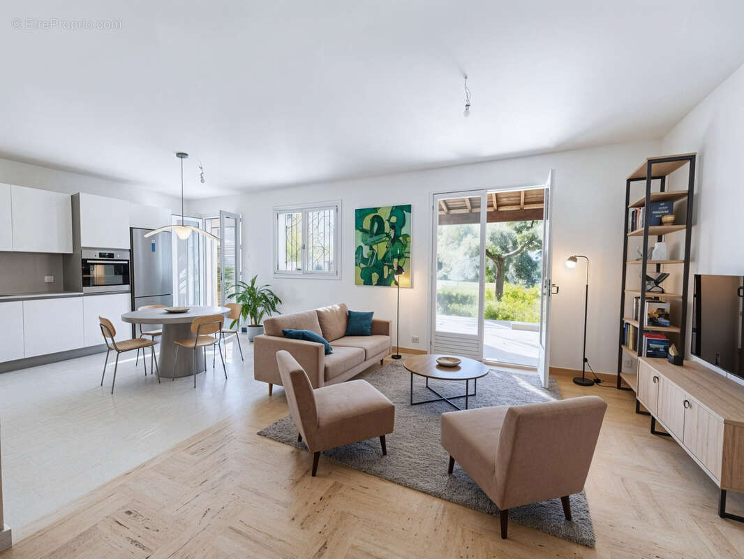 Maison à VILLEVIEILLE