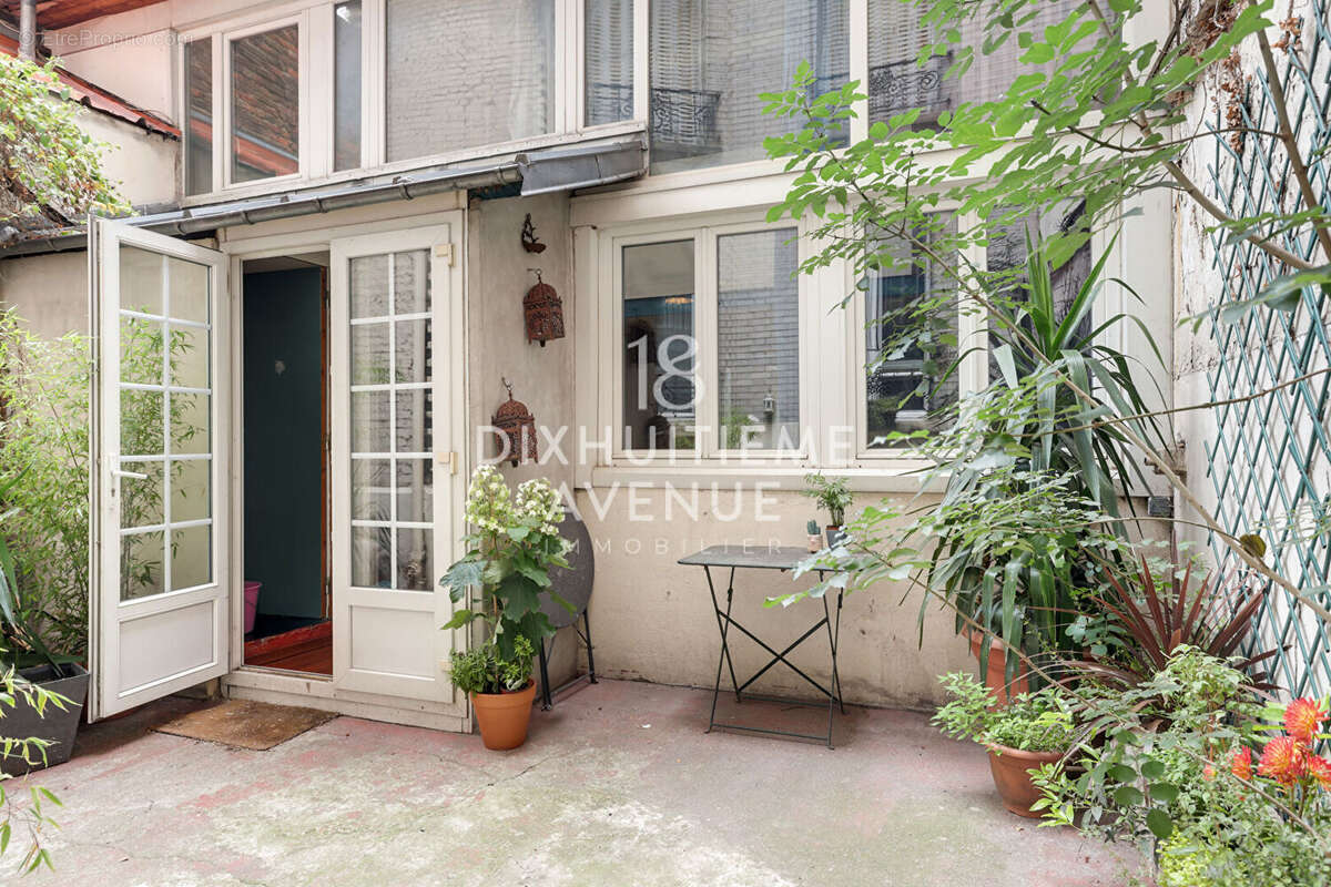 Appartement à PARIS-18E