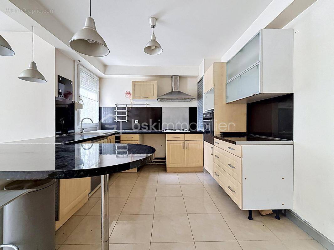 Appartement à LE BLANC-MESNIL