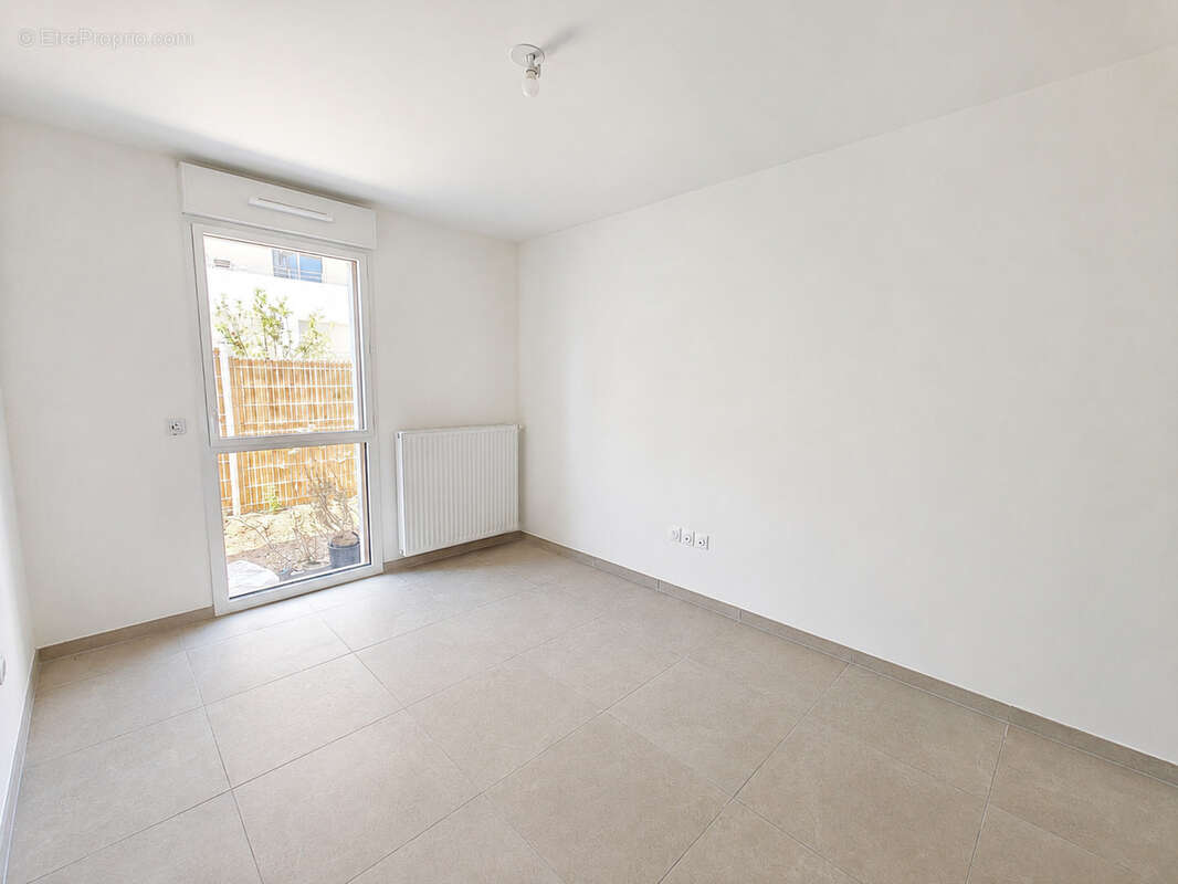 T4 88 m2 avec Jardin de 44 m2 - Disponible immédiatement - photo 4