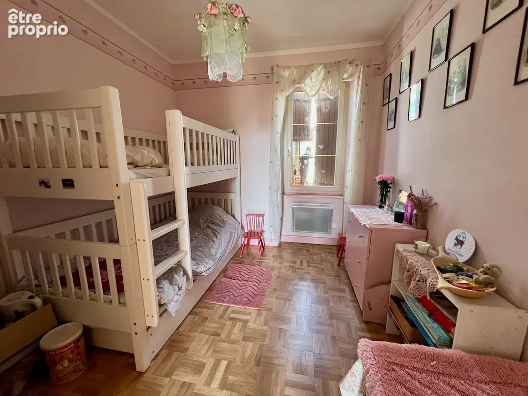 À Monclar, découvrez cette belle maison de maître en pierre de179 m²  datant des années 1820, sur un terrain d'environ 900 m², a - photo 8