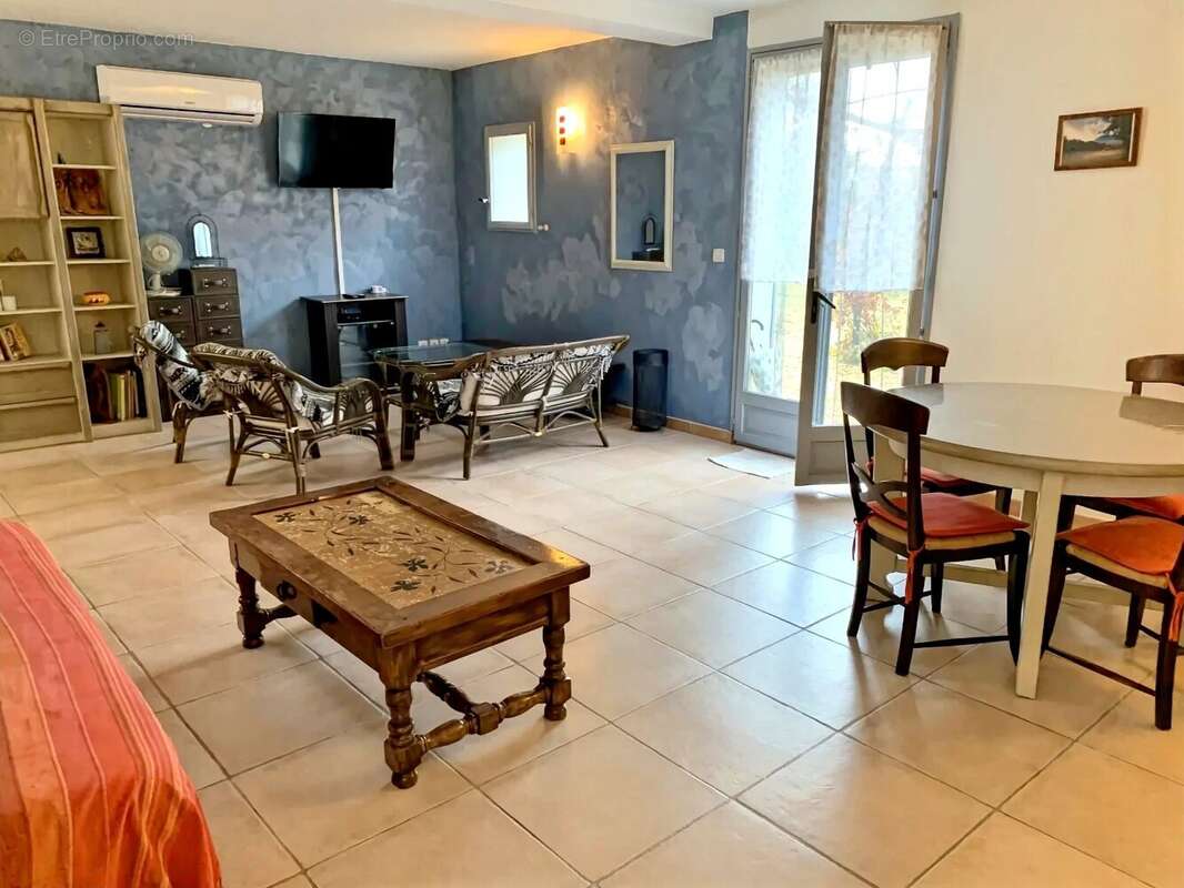 Maison à SAINT-GILLES