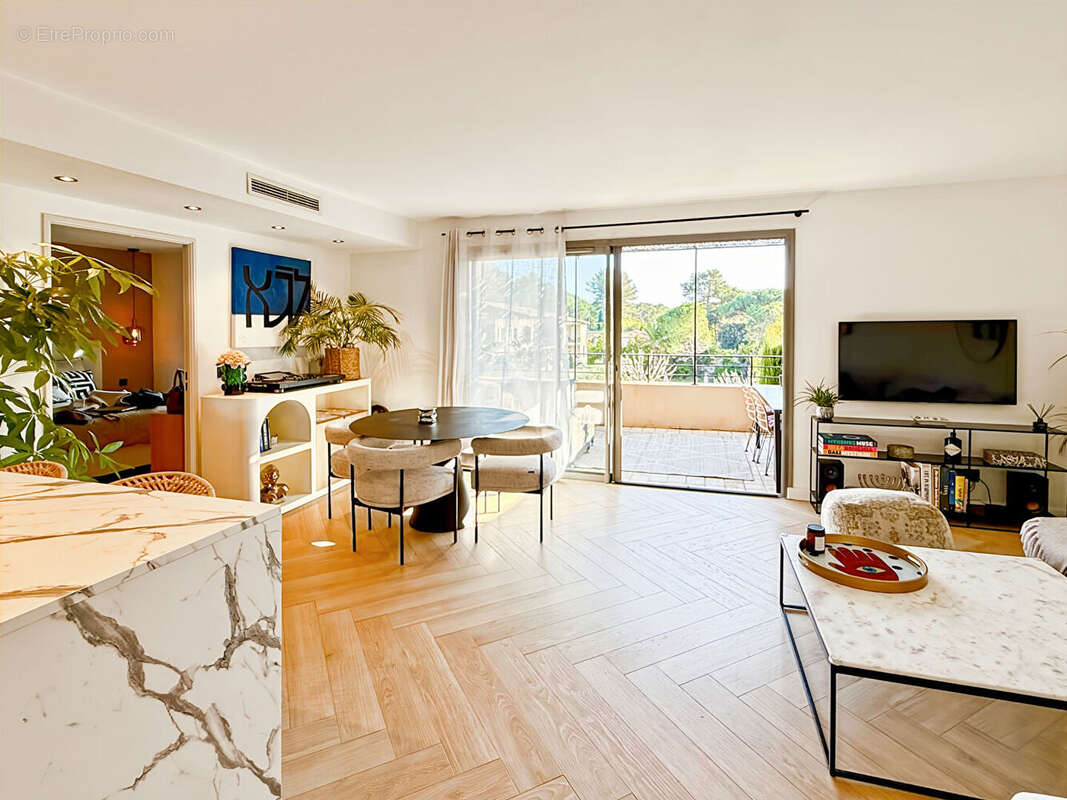 Appartement à MOUGINS