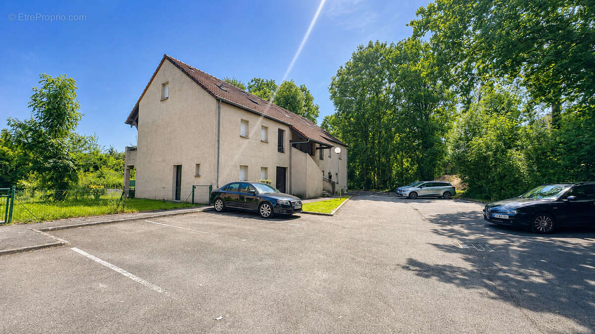 Appartement à LE PERRAY-EN-YVELINES