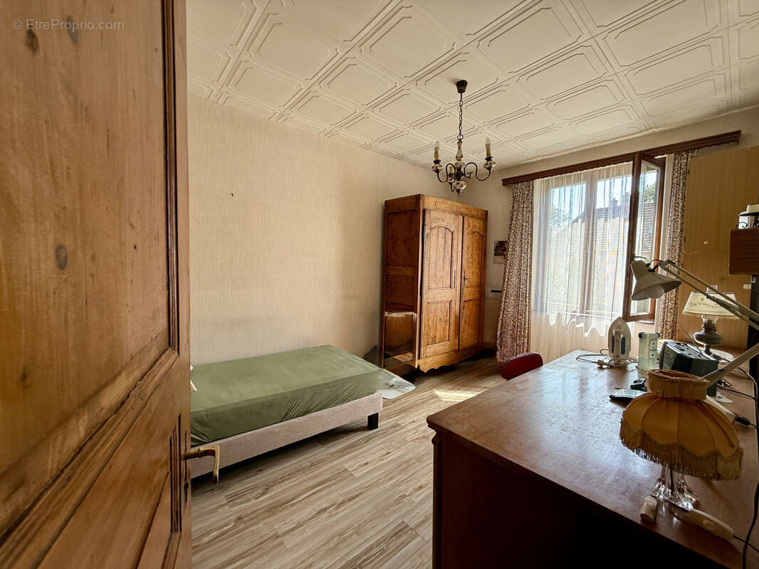 Mulhouse maison 6 pieces au calme de 120 m2 avec comble aménageable sur 2.88 ares clos et arboré - photo 12