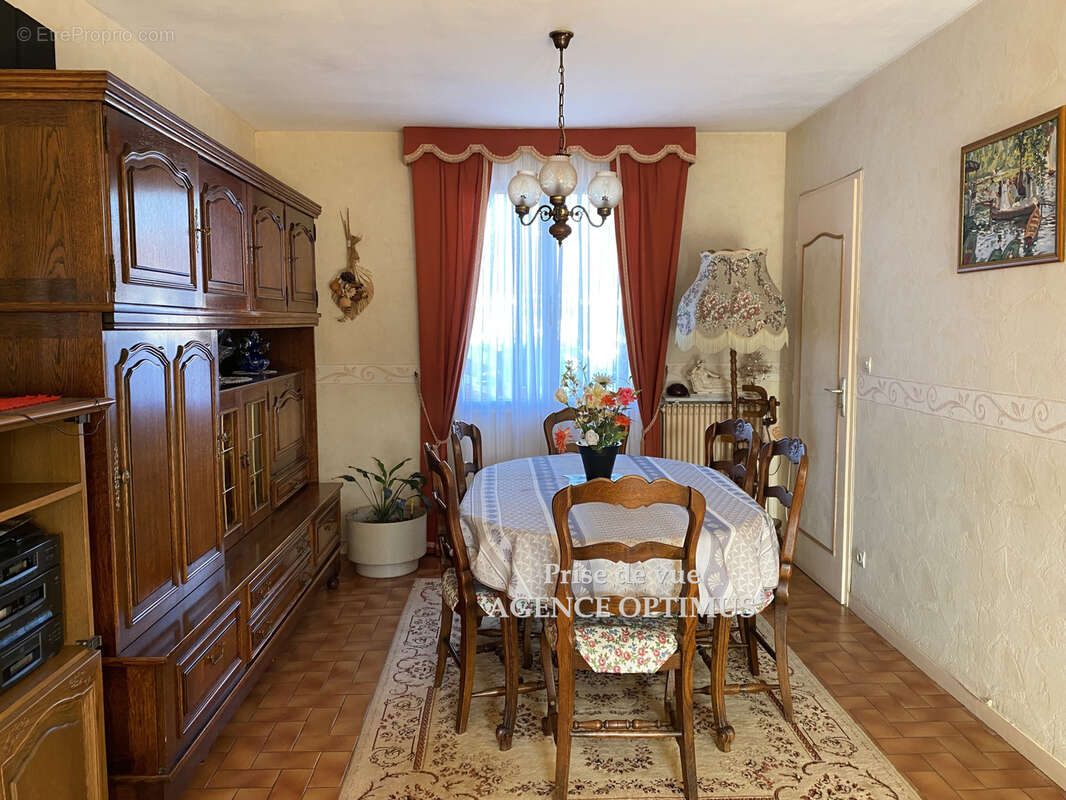 Maison à VILLENEUVE-LA-GUYARD