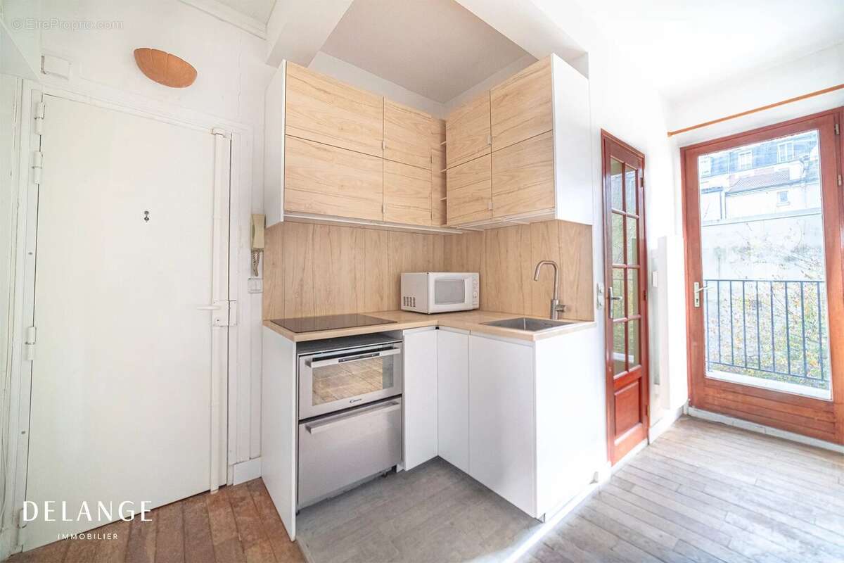 Appartement à PARIS-14E