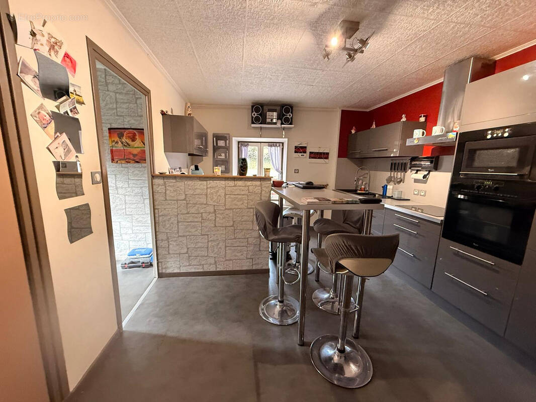 Appartement à SAINT-HAON-LE-CHATEL