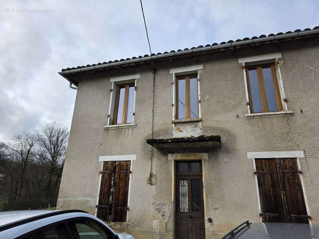 Maison à BAGNAC-SUR-CELE