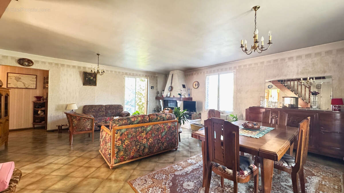 Maison à CORBEIL-ESSONNES