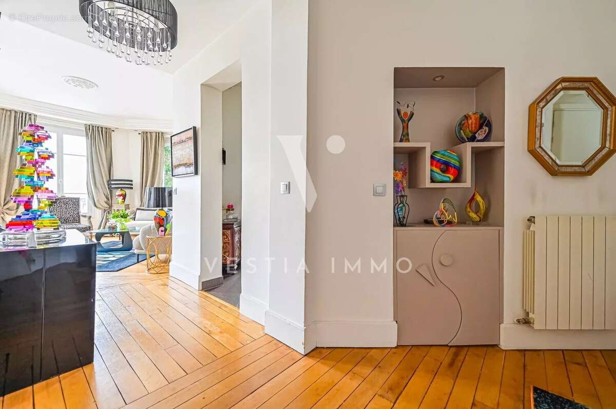 Appartement à NEUILLY-SUR-SEINE