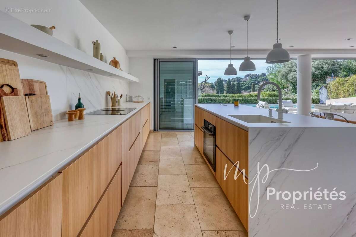 Maison à BORMES-LES-MIMOSAS