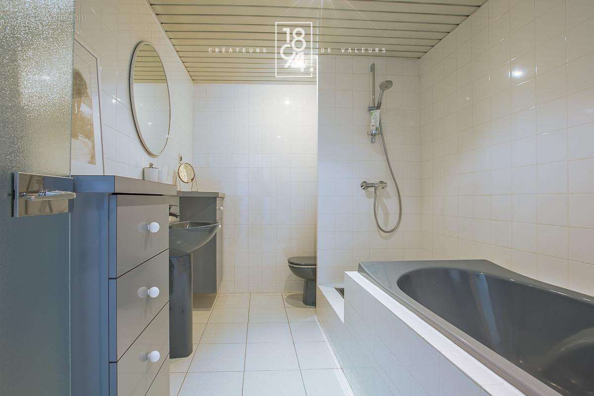 Appartement à MARSEILLE-7E