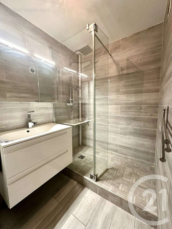 Appartement 76 m² à Villeurbanne  - photo 8