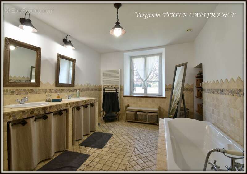Maison à vendre 10 pièces VILLENEUVE LA COMTESSE (17) sur 4800 m² de terrain avec dépendances - photo 20