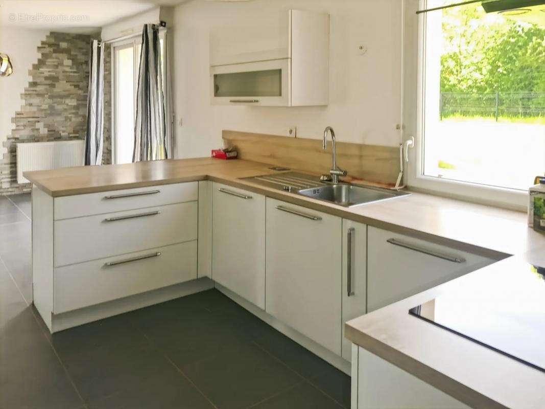 Maison à SAINT-LUBIN-DES-JONCHERETS