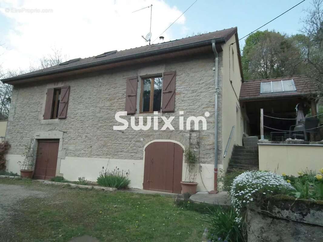 Maison à LONS-LE-SAUNIER