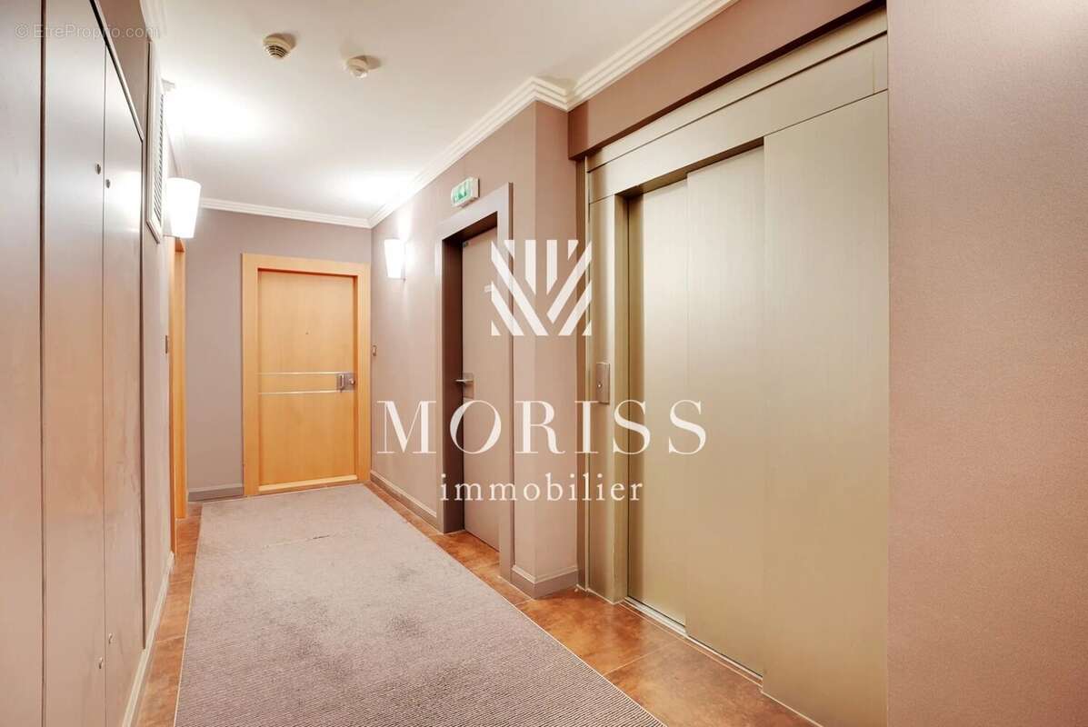 Appartement à NEUILLY-SUR-SEINE