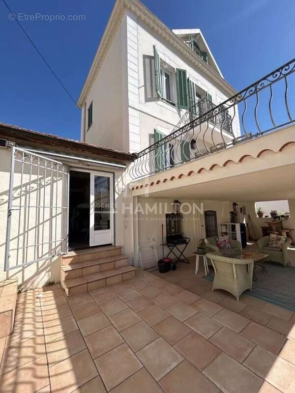 Maison à VALLAURIS