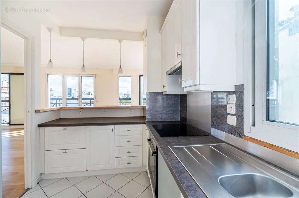 Appartement à PARIS-15E