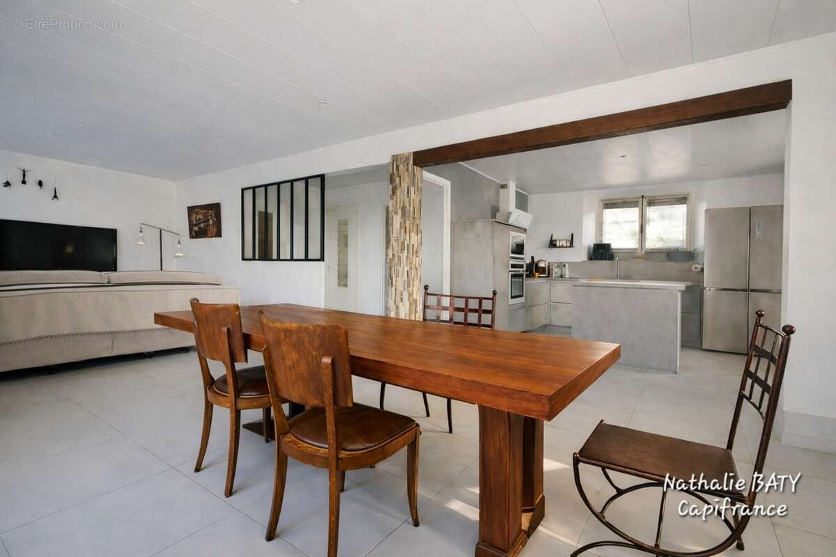 Belle opportunité à saisir - Maison familiale 174 m² – Vue dégagée, calme et potentiel rare à Gruffy - photo 2