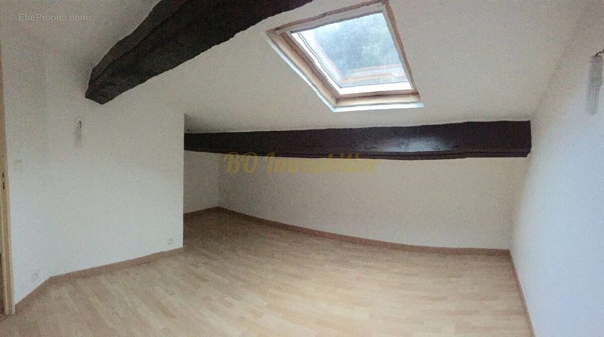 Appartement à ROQUESTERON