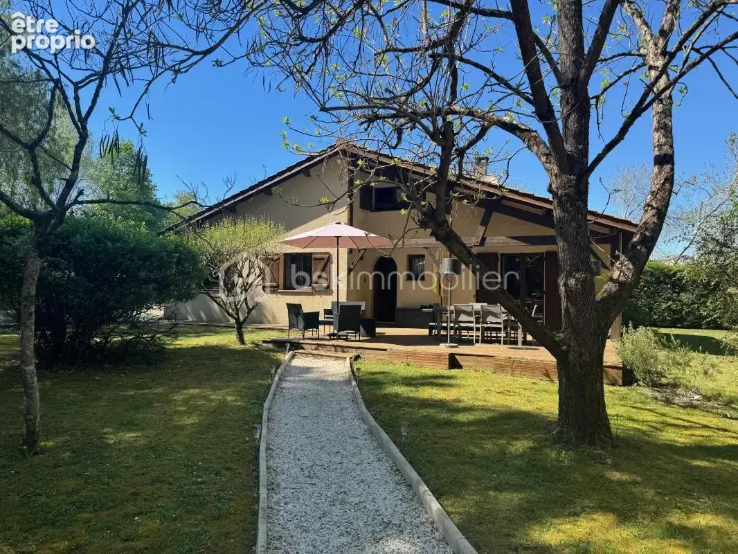 Maison à MARCENAIS