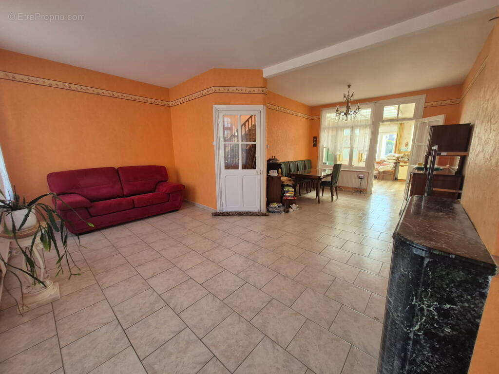 Maison à BRUAY-LA-BUISSIERE