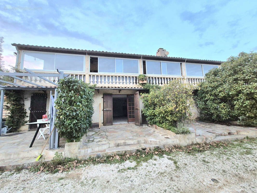 Maison à BORMES-LES-MIMOSAS