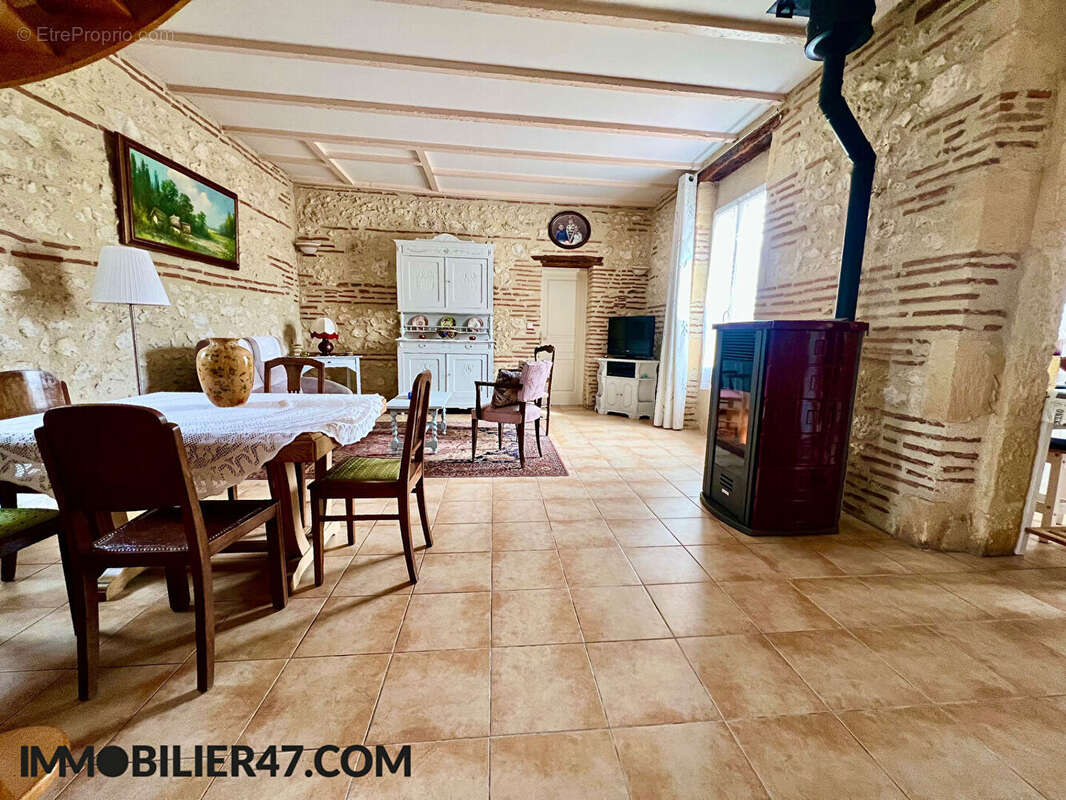 Maison à SAINTE-LIVRADE-SUR-LOT