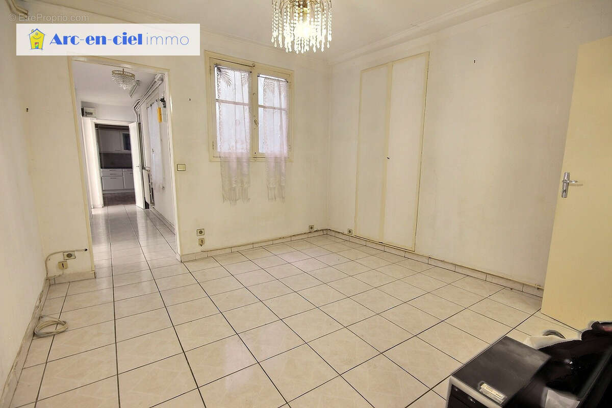 Appartement à PARIS-10E