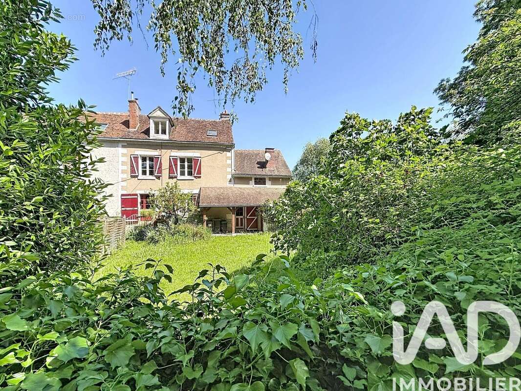 Maison 131 m² à Mosnes  - photo 2