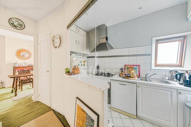 Appartement à PARIS-17E