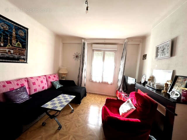 Appartement à LEZIGNAN-CORBIERES