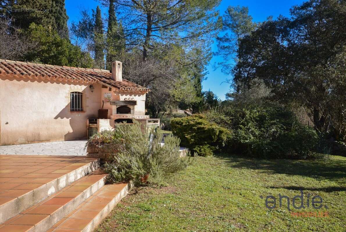 LE THORONET Maison en pierres 180 m² dans hameau paisible - photo 34