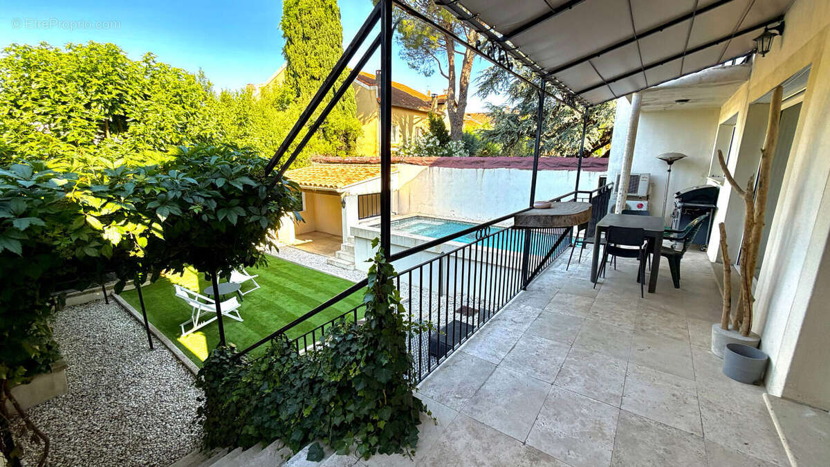Maison à SORGUES